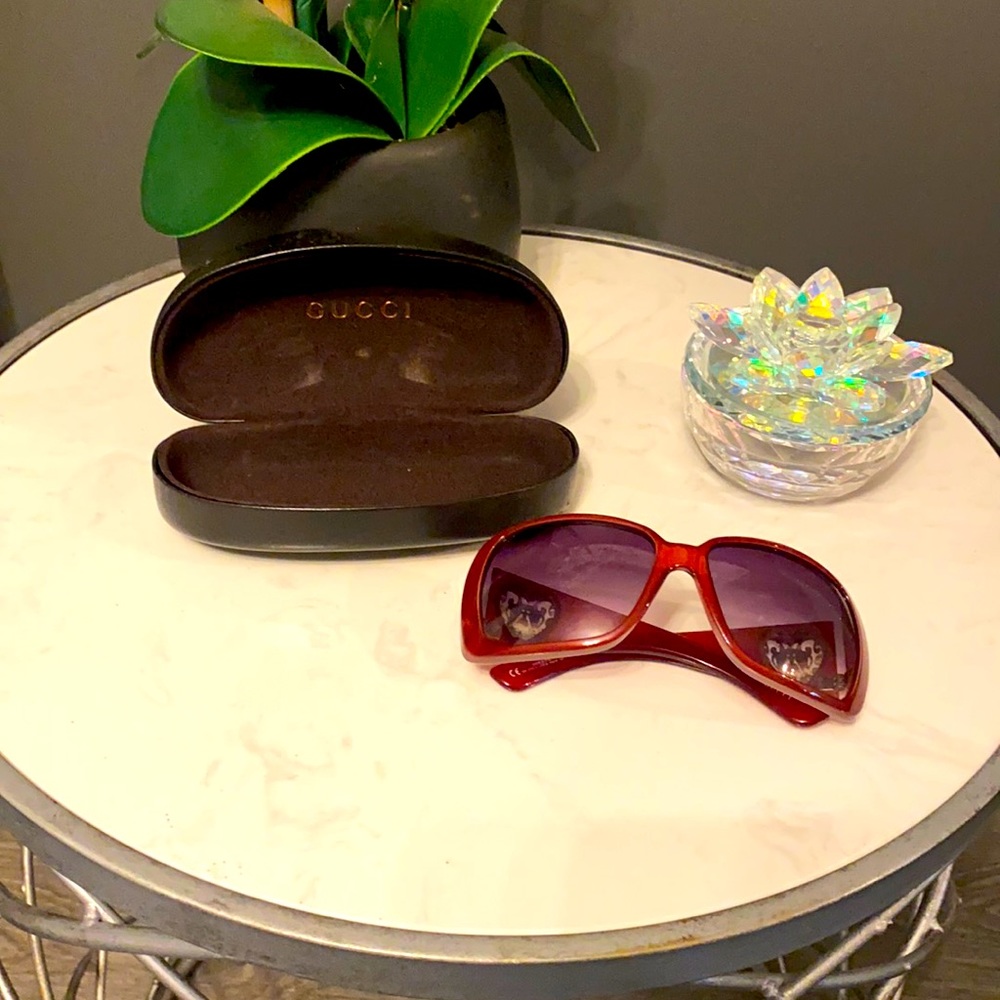 Burgundy Gucci sunglasses